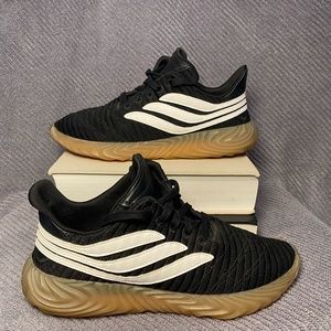 Adidas Sobakov CORE BLACK/FOOTWEAR WHITE/GUM 3
